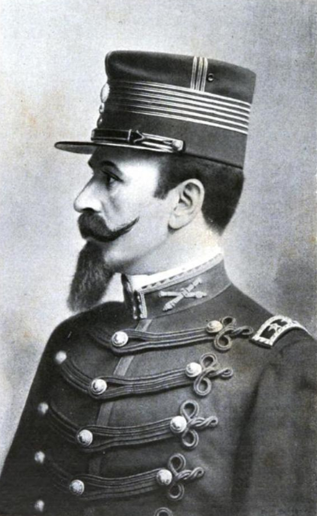 Teniente General Pablo Riccheri, impulsor del servicio militar obligatorio. Teniente General Pablo Riccheri, impulsor del servicio militar obligatorio.