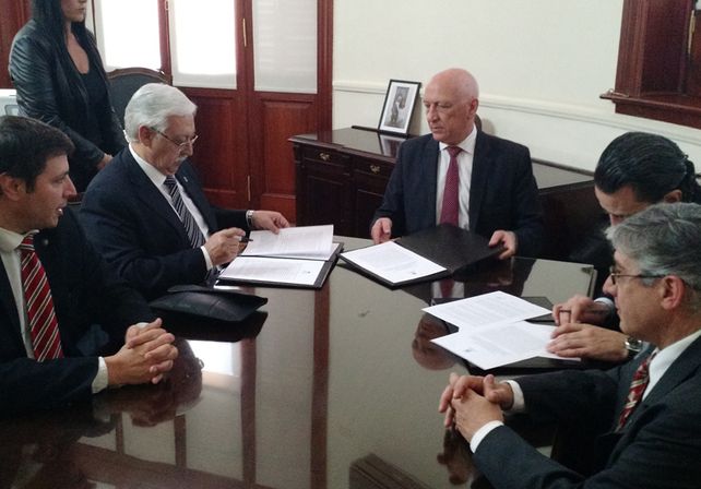 La provincia otorgará 10 lotes a docentes de la Universidad Católica de Santa Fe