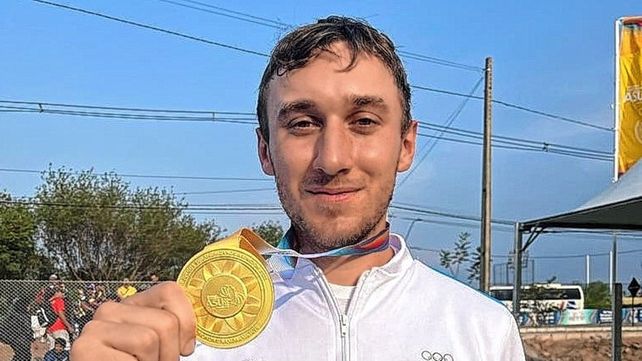  Iván Nikolajuk ganó la medalla de oro en arco compuesto individual en Asunción del Paraguay.