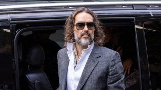Juicio al actor Russell Brand: lo acusan de depredador sexual implacable