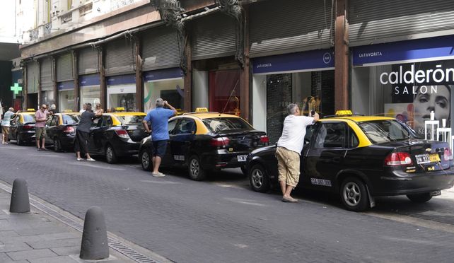 Los taxistas volverán a parar nuevamente de 22 a 6 por la ola de violencia.&nbsp; 