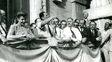 habla-Perón-Evita-su-lado-el-balcon-la-jefatura-policia-rosario-santa-fe-y-moreno-1947--ESCUELA DE MUSEOLOGIA