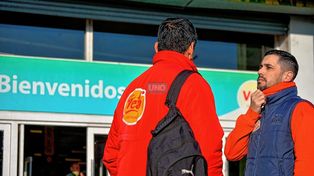 Se endurece la protesta contra los despidos en el Vea de Paraná