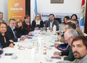 Este jueves provincia recibe a los gremios Amra y Siprus en la paritaria de los trabajadores de la salud