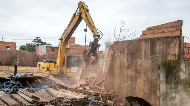 La demolición de la cancha de Tiro Federal abre espacios en barrio Ludueña.
