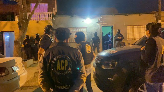 Apresaron a la pareja de Fran Riquelme en una pesquisa por balaceras