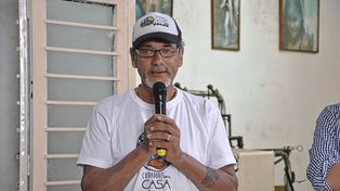 Cosita Romer, premiado por su ucha ambiental, ahora enfrenta una causa federal.