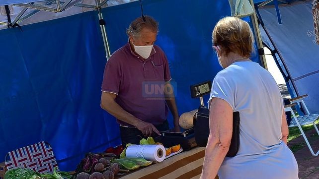 El Mercado en tu barrio estuvo en Plaza Alberdi este viernes