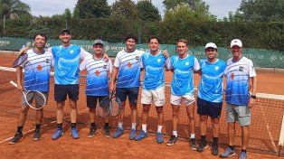 Del mismo barrio. Jugadores de Regatas Rosario y Náutico Sportivo Avellaneda, de Primera Libre.