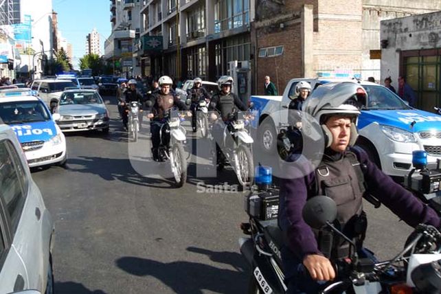 Conmoción y muestras de dolor en el entierro del policía asesinado