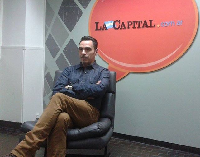 El escritor habló de su primera novela con tintes autobiográficos.