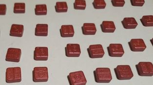 Tráfico de drogas: un dealer VIP y tres policías fueron condenados por vender éxtasis.