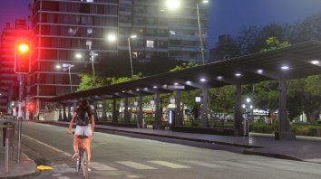 Nadie entra a los negocios del centro por el paro de colectivos Nadie entra a los negocios del centro por el paro de colectivos