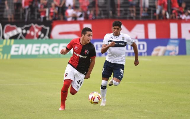 Newells sucumbió por su propia impericia y quedó eliminado