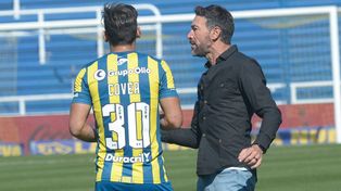 El Kily habla con Covea, con quien se fue conforme con el partido que hizo.