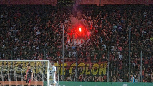 Los hinchas opinaron sobre el inicio de Colón Los hinchas opinaron sobre el inicio de Colón