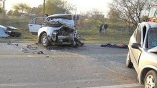 Cinco muertos y doce heridos tras un múltiple choque en la ruta 11