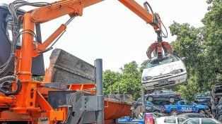 Esta semana comienza el proceso administrativo para el traslado de autos abandonados en comisarías de Santa Fe