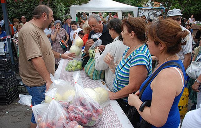 El bolsón de verduras de estación de 10 kilos costará 50 pesos