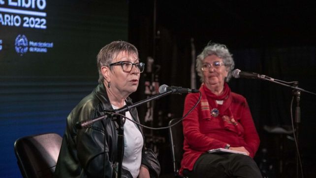Andruetto estuvo en la Feria del Libro en una charla junto a Amanda Paccotti.
