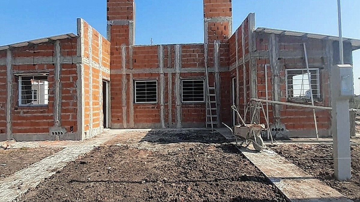 Casi la mitad del costo de construir una vivienda corresponde a impuestos y aportes