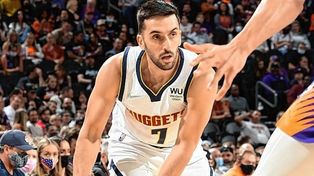 Facundo Campazzo jugó mucho pero Denver sumó su cuarta caída consecutiva, esta vez ante Phoenix.&nbsp;