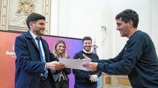 Pullaro reconoció a Los Leones como embajadores de los Juegos Suramericanos Santa Fe 2026