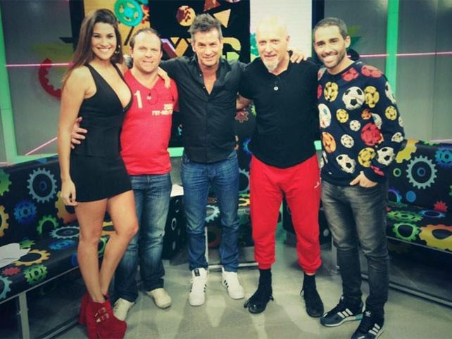 ¡Oiga! El escote que revolucionó la medianoche de TyC