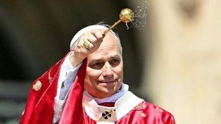 El Papa León XIV celebró Pentecostés con una homilía en la plaza San Pedro, enfatizando el mandamiento del amor