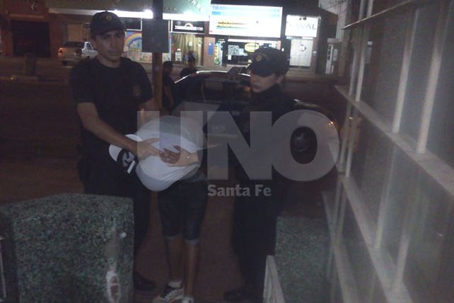 Arrestaron a un adolescente armado en B° Los Hornos