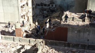 Rainone indicó que hoy los rescatistas trabajan en el sector donde estaban los ascensores