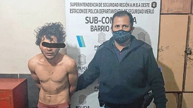 El hombre primero fue detenido por los vecinos que intentaron lincharlo tras matar a su bebé de dos años
