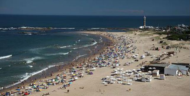 Rústica y bella es la exclusiva playa de José Ignacio.