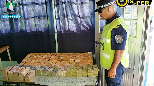 En el control caminero de San Jaime de la Frontera incautaron $29.350.600 y 24 cheques con un total de $ 52.616.506.64 que sus portadores no pudieron justificar