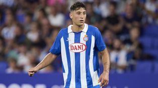 Alejo Veliz con la camiseta del Espanyol de Barcelona, donde juega poco y no rinde.