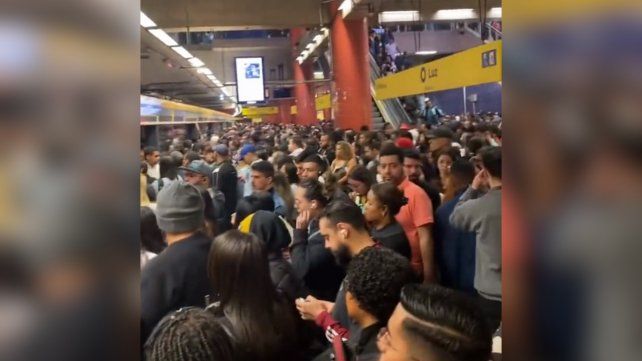 El metro paulista se vio afectado por el corte de energía nacional.