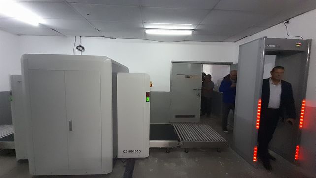 Ensayo general. El body scanner ya está instalado en la cárcel Piñero. Hoy se realizaron&nbsp; las pruebas y en pocos días ya estarán operando.&nbsp;