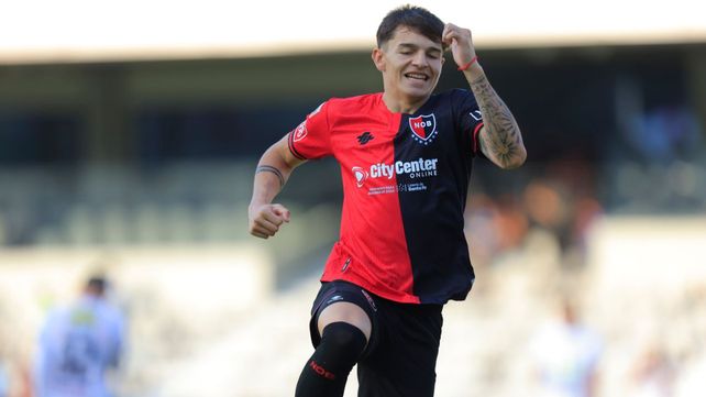 Thiago Gigena festeja el gol de Newells ante Once Caldas