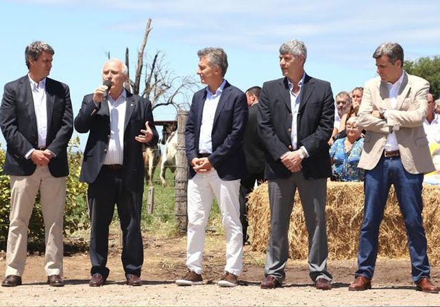8 de enero. El presidente Macri y el gobernador Lifschitz durante los anuncios en Venado Tuerto.