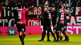 Festeja Newells tras el golazo de Luciano Herrera. Fue el 1 a 0 sobre Defensa y Justicia por Copa Argentina.
