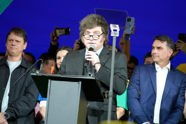 El presidente Javier Milei fue a Brasil a apoyar la candidatura presidencial de Flávio Bolsonaro.