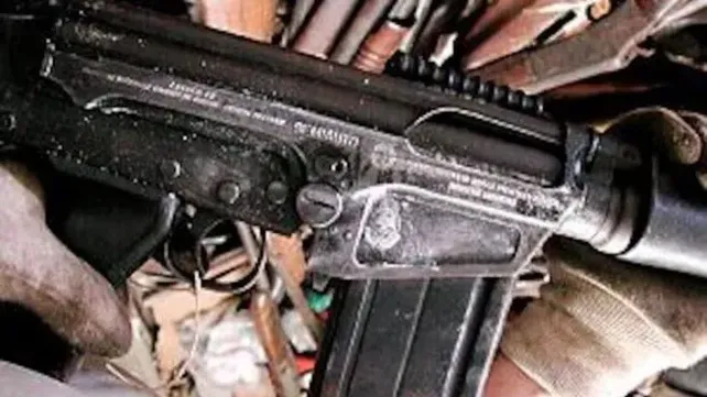 Hallaron un FAL argentino en poder del Comando Vermelho: investigan si fue robado en Fray Luis Beltrán Hallaron un FAL argentino en poder del Comando Vermelho: investigan si fue robado en Fray Luis Beltrán