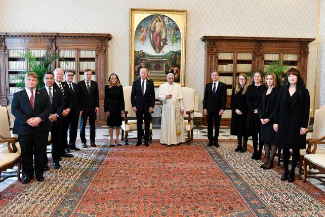 Francisco y Biden se encontraron en el Vaticano y hablaron casi dos horas