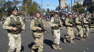 Menem propuso a los militares para combatir la inseguridad y las drogas
