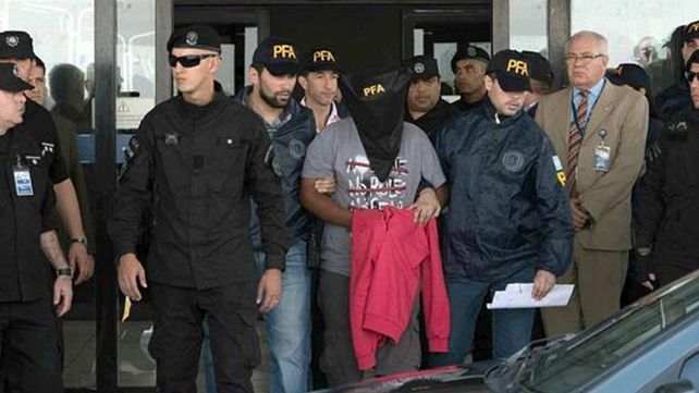 El joven de 16 años cuando había sido detenidos antes de que se fugara&nbsp;