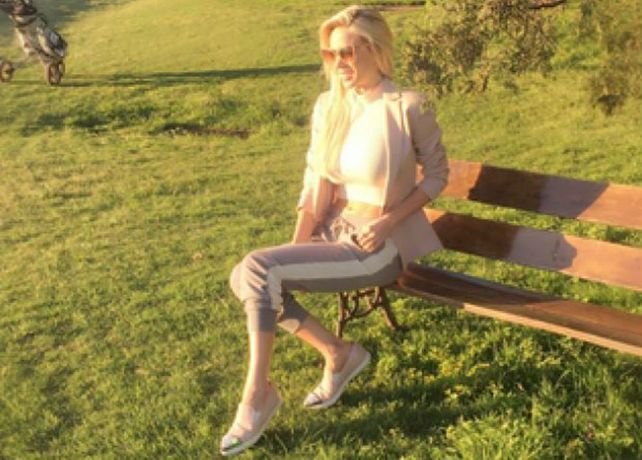 El look de Luli Salazar para una tarde de golf en Estados Unidos