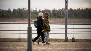 El tiempo en Rosario: sigue el frío, ahora con chances de chaparrones