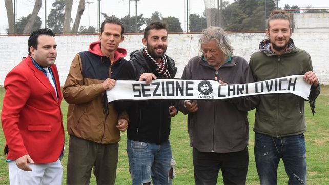 Murió el Trinche Carlovich, el ídolo charrúa que fue golpeado en forma salvaje en un intento de robo