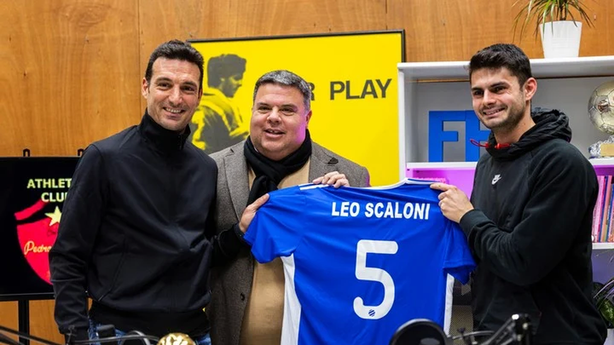 Lionel Scaloni fue homenajeado por Deportivo La Coruña