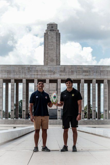 Con el monumento como testigo. En la previa al encuentro
